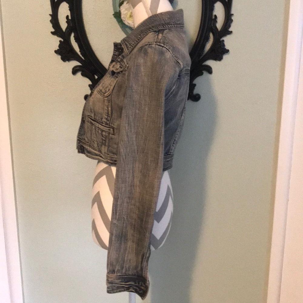 Cropped Jean Jacket - Picture 3 of 10